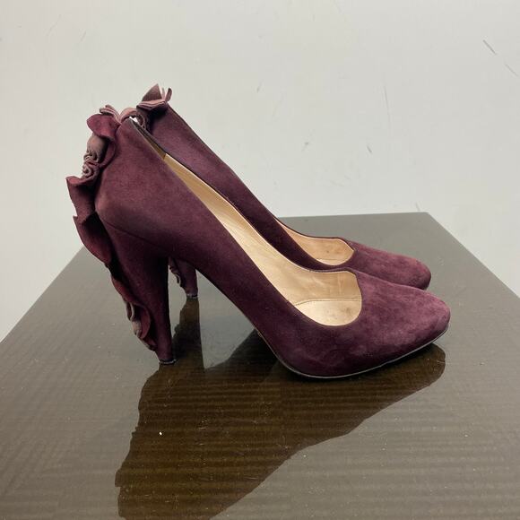 Prada Suede Ruffle Back Heels Women's 39 US 9 Designer Glam - Picture 3 of 12